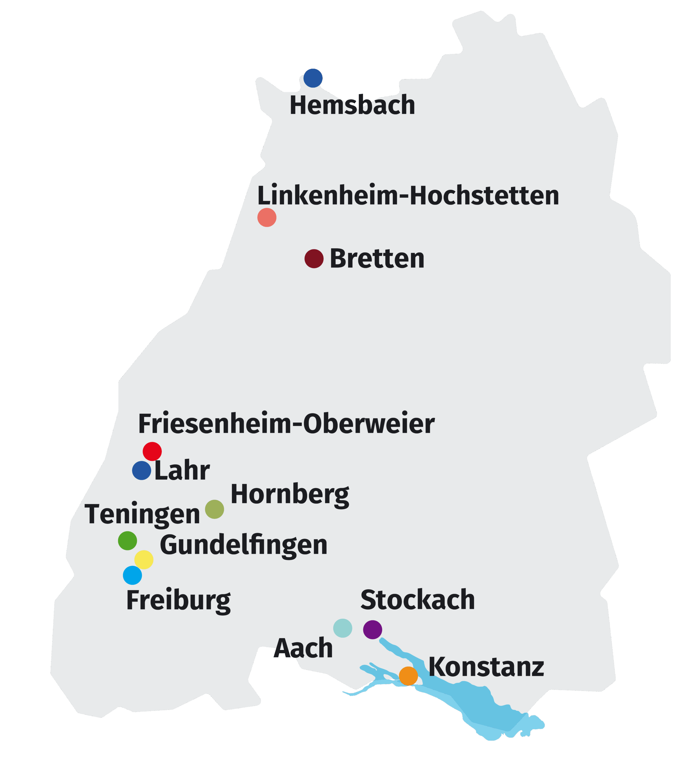 Karte von Baden-Württemberg mit farbigen Punkten zur Markierung der Standorte der Margarete Blarer gGmbH. Die Standorte sind: Hemsbach, Linkenheim-Hochstetten, Bretten, Friesenheim-Oberweier, Lahr, Hornberg, Teningen, Gundelfingen, Freiburg, Aach, Stockach und Konstanz. Der Bodensee ist im Süden eingezeichnet. Die Punkte sind farblich unterschieden.